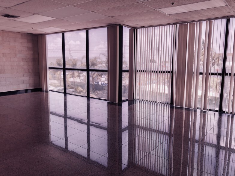 More Photos Of 6820-6856 NW 77th Ct, Miami Warehouse For Lease