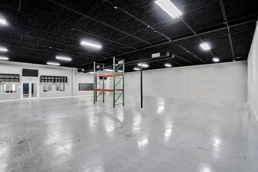 More Photos Of 2521 NE 4th Ave, Pompano Beach Flex For Lease
