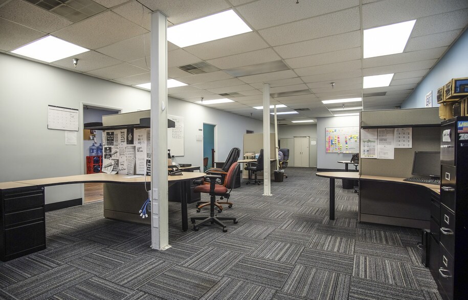 More Photos Of 1376 Walter St, Ventura Light Manufacturing For Lease