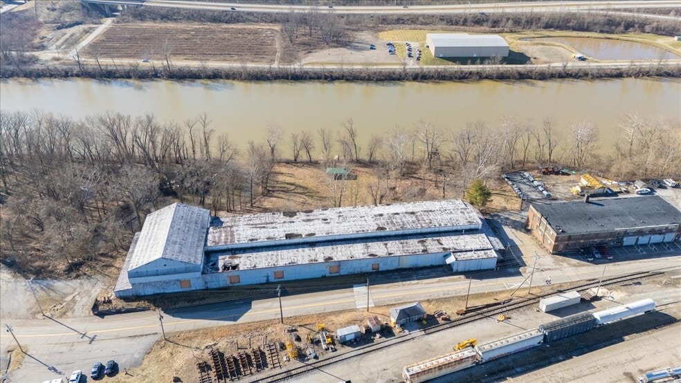 More Photos Of 828 Depot St, Parkersburg Warehouse For Sale