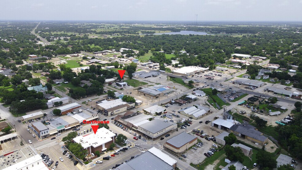More Photos Of 207 Cottonwood st, Madisonville Warehouse For Sale