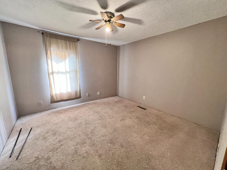 More Photos Of 409 N Commercial Ave, Wallace Apartments For Sale