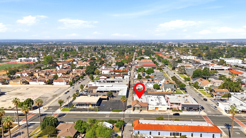 More Photos Of 215 S Citrus Ave, Covina Storefront For Lease