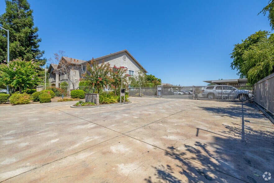 More Photos Of 4416 Precissi Ln, Stockton Apartments For Sale