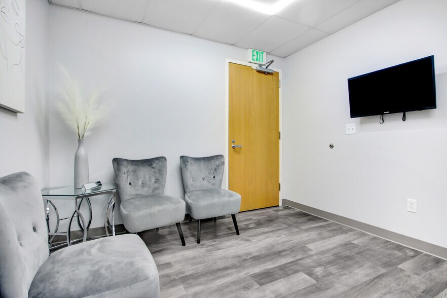 More Photos Of 9041 Magnolia Ave, Riverside Medical For Lease