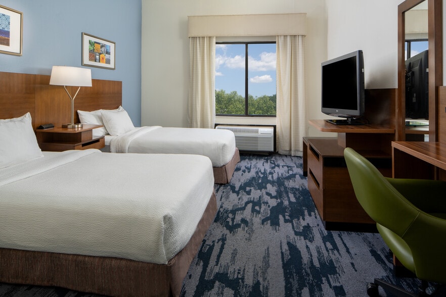 More Photos Of 2020 Sullivan Rd, Atlanta Hotel For Sale