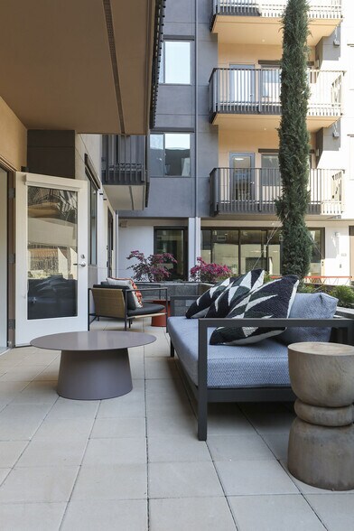 More Photos Of 1100 Webster St, Oakland Apartments For Lease