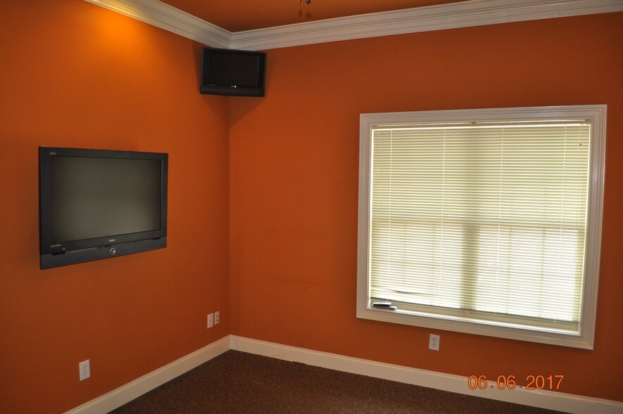 More Photos Of 4485 Tench Rd, Suwanee Office For Sale