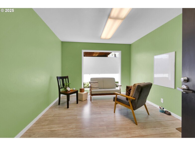 More Photos Of 1413 Charnelton St, Eugene Office For Sale