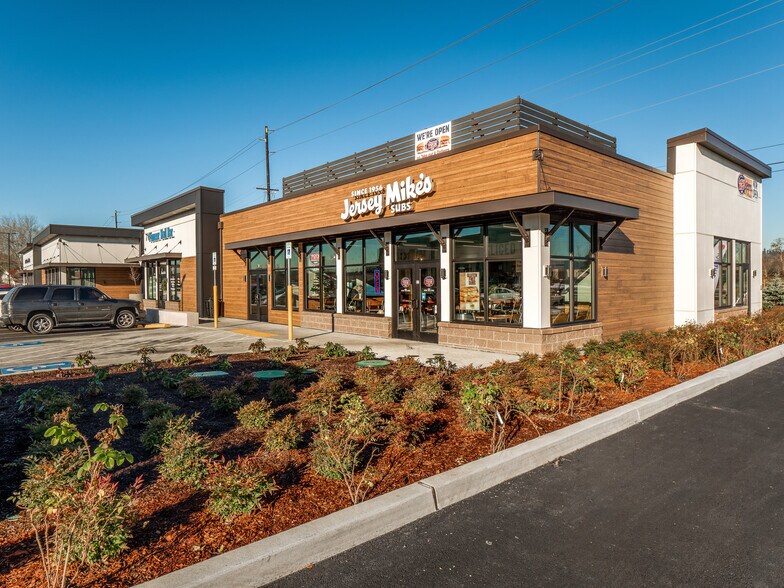 More Photos Of 708-732 Shaw Rd, Puyallup General Retail For Lease