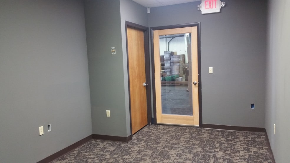 More Photos Of 340 Greenbrier Dr, Charlottesville Manufacturing For Lease