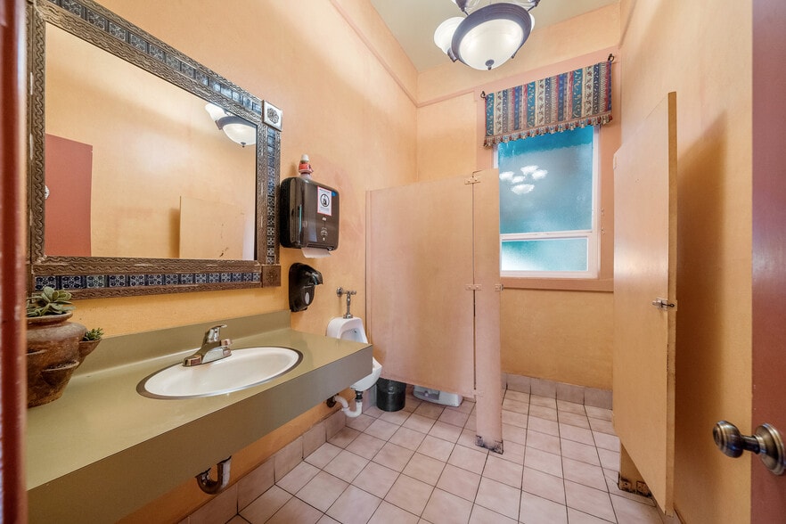 More Photos Of 2009 Bridgeway, Sausalito Restaurant For Lease