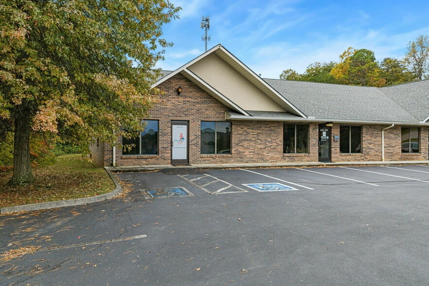 More Photos Of 9080 Barbee Ln, Knoxville Medical For Lease