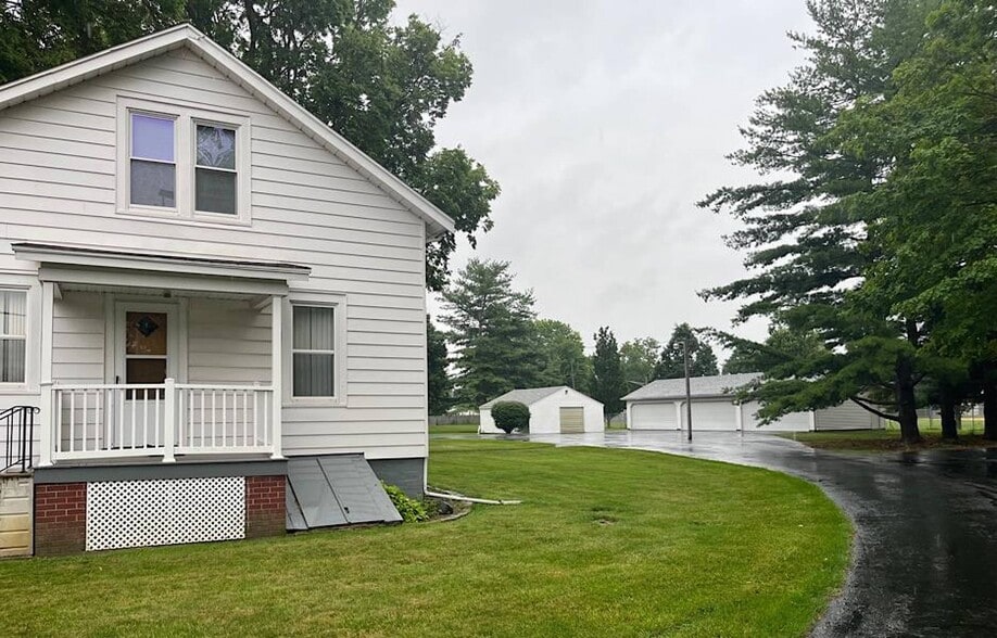 More Photos Of 2408 W Heading Ave, West Peoria Healthcare For Sale