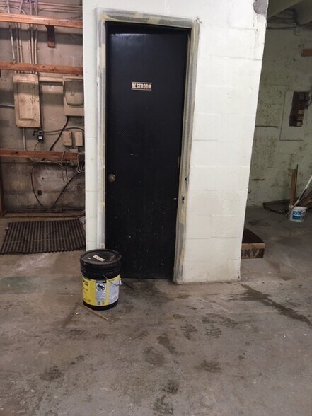 More Photos Of 175 W Main St, Amsterdam Auto Repair For Sale