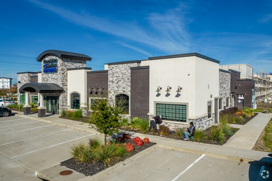 More Photos Of 1911 FM 423, Little Elm Medical For Lease