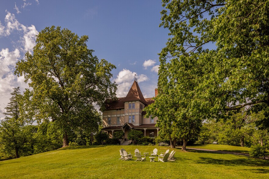 More Photos Of 4317 State Route 23, Hudson Hospitality For Sale