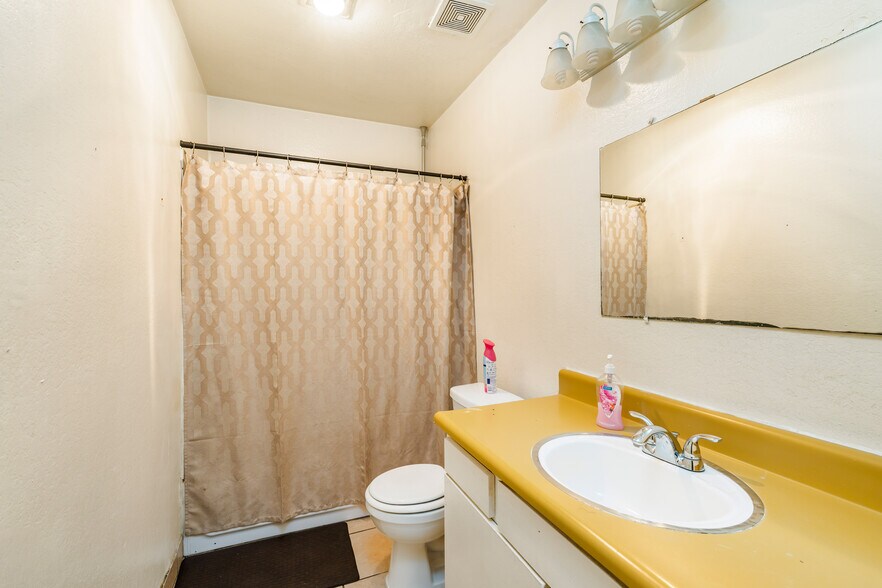 More Photos Of 14811 Parthenia St, Panorama City Apartments For Sale