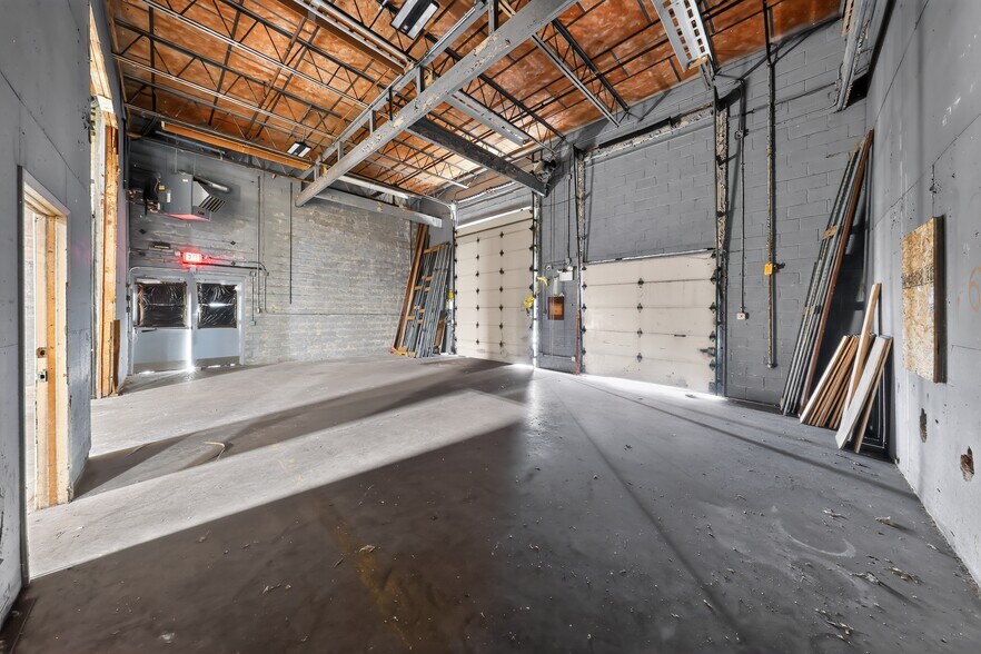 More Photos Of 200 Bellevue Rd, Newark Warehouse For Lease