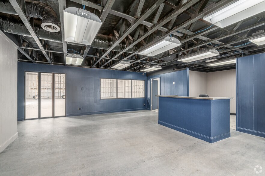 More Photos Of 625 Industrial Blvd, Austin Warehouse For Lease