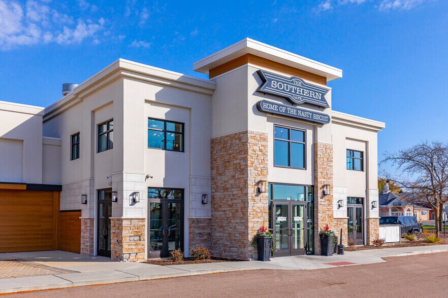 More Photos Of 1534-1590 E Main St, St Charles General Retail For Lease