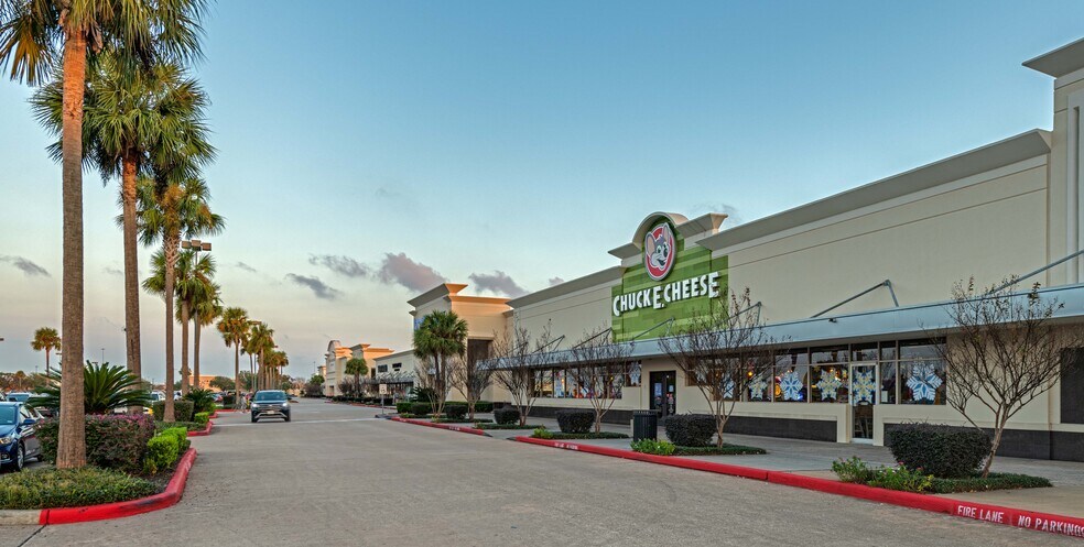 More Photos Of 1501-1549 W Bay Area Blvd, Webster Unknown For Lease