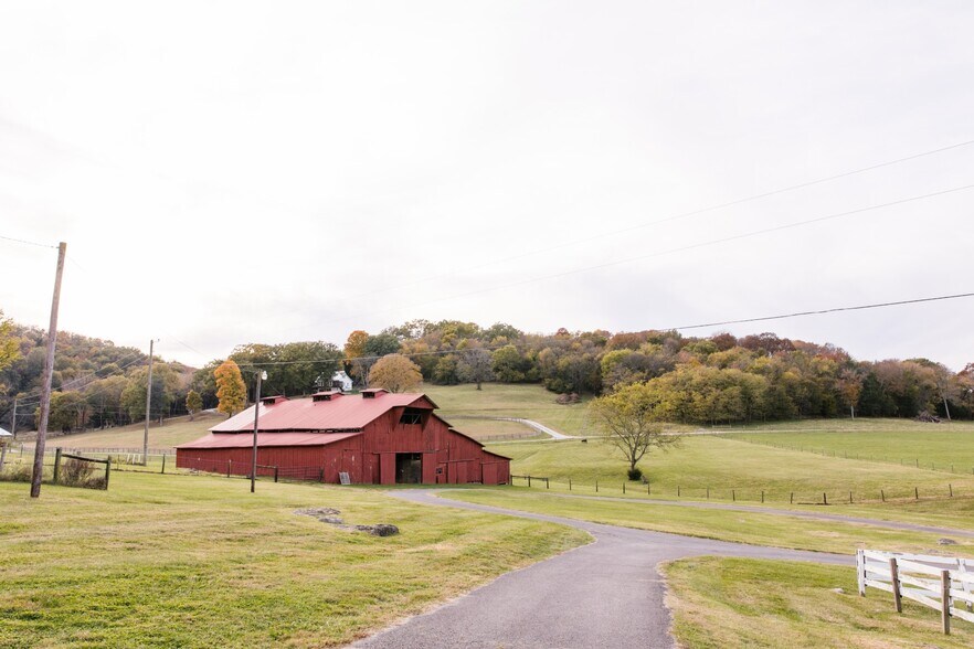 More Photos Of 2133 Allisona Rd, Eagleville Lodge Meeting Hall For Sale