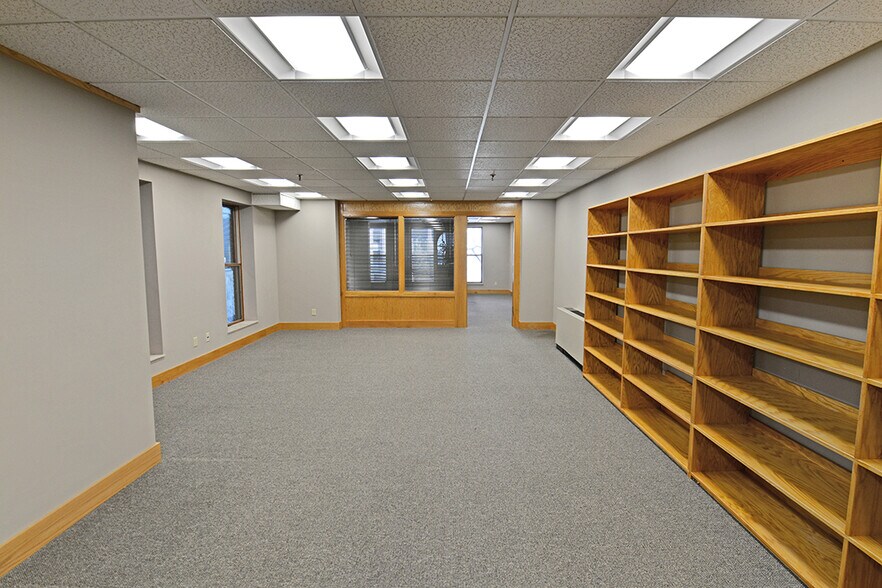 More Photos Of 101 W Kirkwood Ave, Bloomington Unknown For Lease