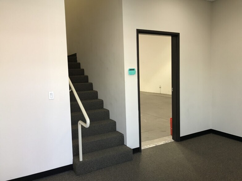 More Photos Of 1139 Westminster Ave, Alhambra Warehouse For Lease
