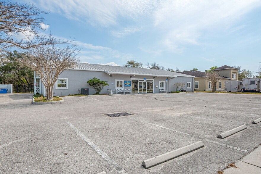 More Photos Of 8361 Stone Run Ct, Tampa Office For Sale