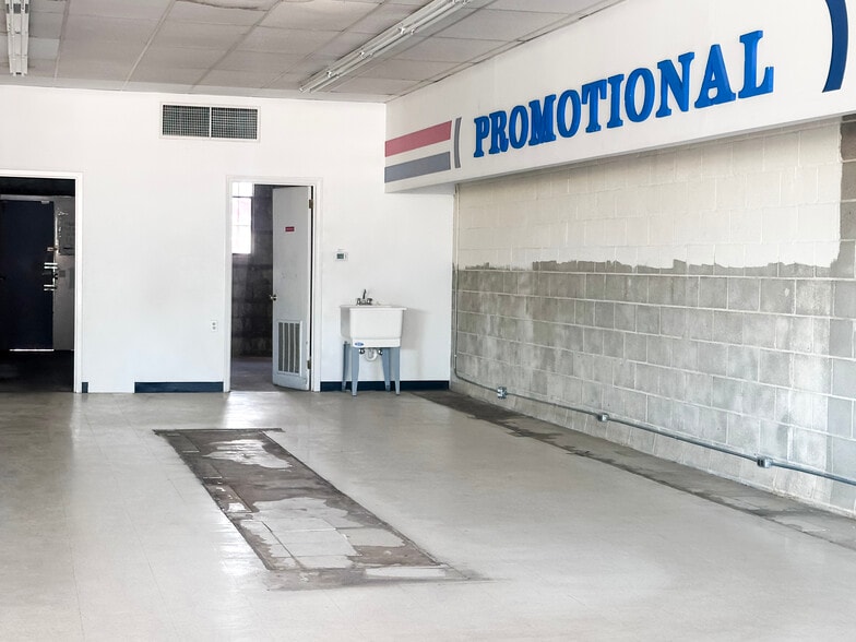 More Photos Of 727 Anderson St, Belton Storefront Retail Office For Lease