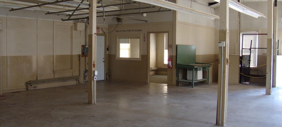 Primary Photo Of 92 Mendon Ave, Pawtucket Warehouse For Lease