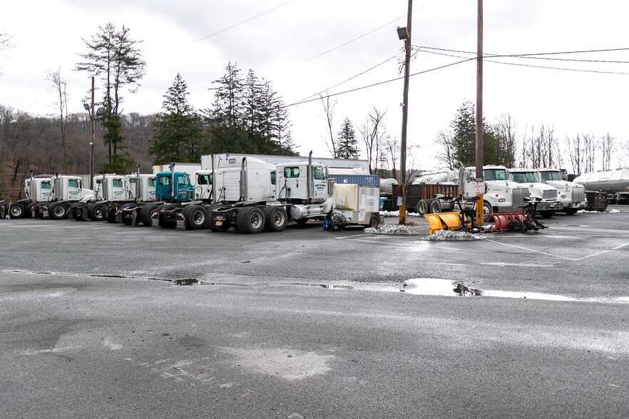 More Photos Of 56 US 46 Hwy, Columbia Distribution For Lease