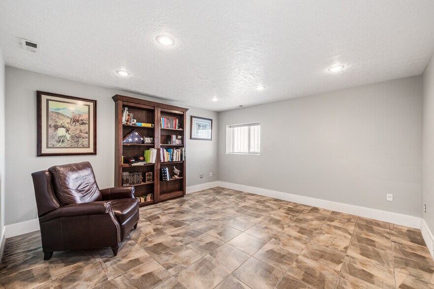 More Photos Of 226 S 1200 W, Tooele Warehouse For Sale