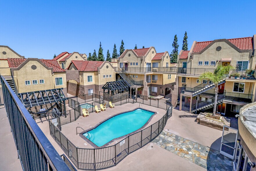 More Photos Of 15909 Vermont Ave, Paramount Apartments For Sale