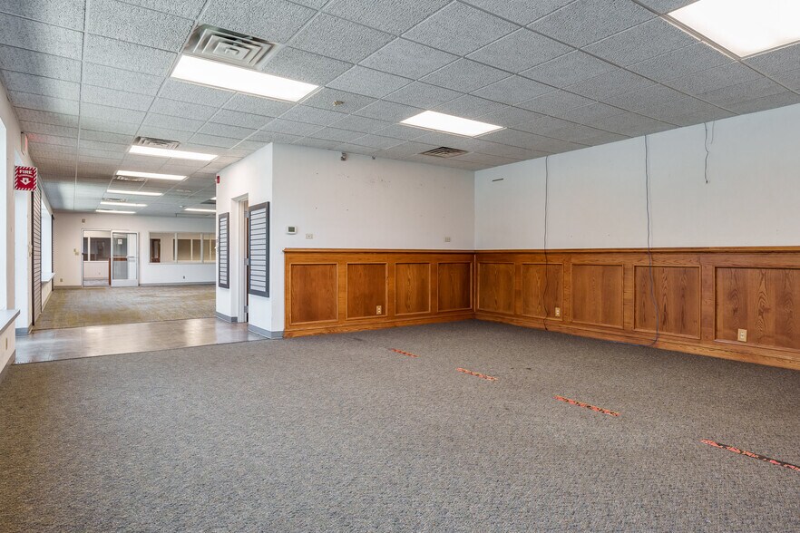 More Photos Of 6212 Material Ave, Loves Park Warehouse For Sale