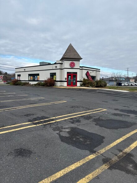 Primary Photo Of 1125 N 9th St, Stroudsburg Health Club For Lease