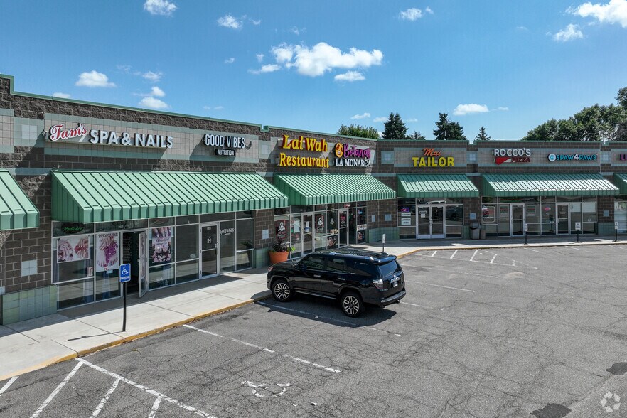 Primary Photo Of 14050 Pilot Knob Rd, Apple Valley General Retail For Lease