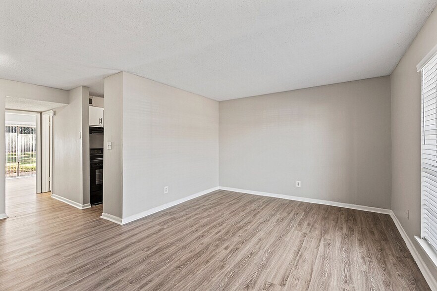 More Photos Of 107 Sterling Ct NW, Center Point Apartments For Sale