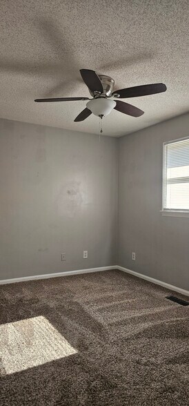 More Photos Of 1801 Ridgewood Dr, Murray Specialty For Sale
