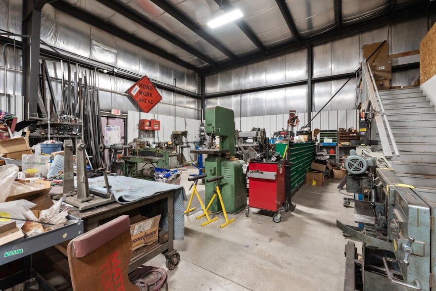 More Photos Of 105 Wilmont Dr, Waukesha Light Manufacturing For Sale
