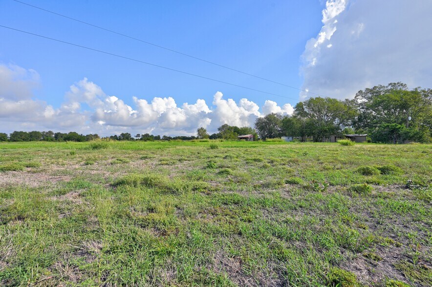 More Photos Of 15650 U.S. 290, Burton Land For Sale