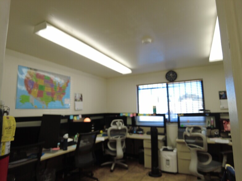 More Photos Of 1312 W Esther St, Long Beach Warehouse For Lease