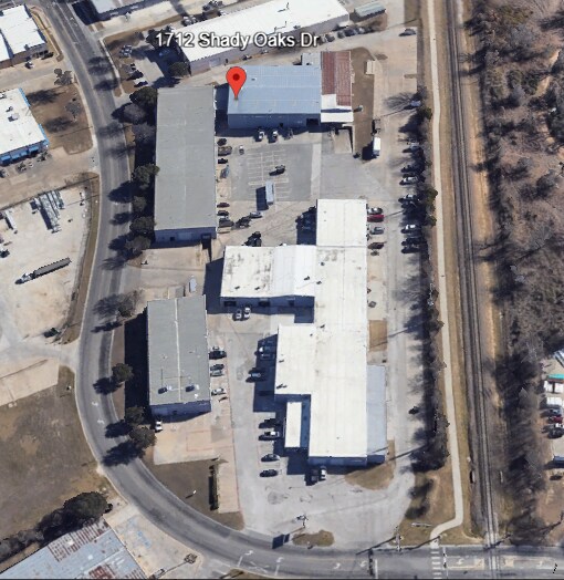More Photos Of 1700-1716 Shady Oaks Dr, Denton Warehouse For Lease