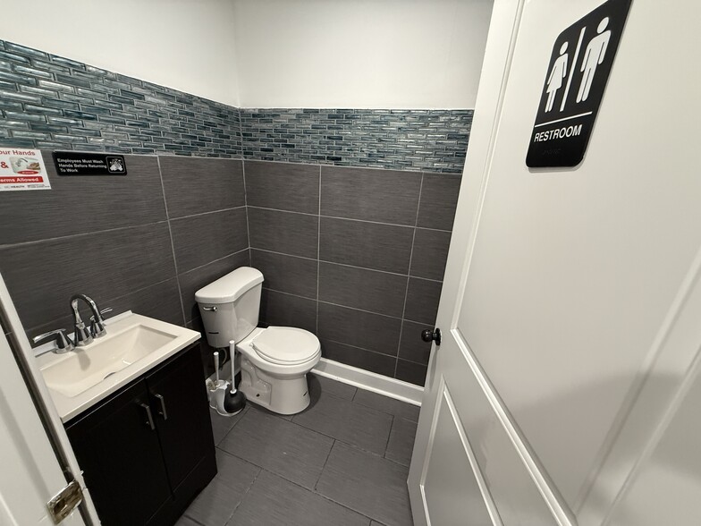 More Photos Of 7307 Georgia Ave NW, Washington Restaurant For Sale
