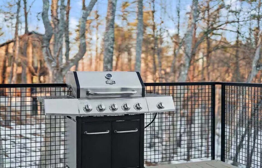 More Photos Of 25085-25349 Buena Vista Rd, Rockbridge Hotel For Sale