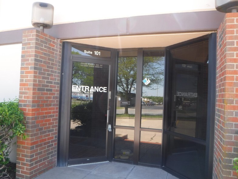 More Photos Of 7803 E Osie St, Wichita Research And Development For Lease