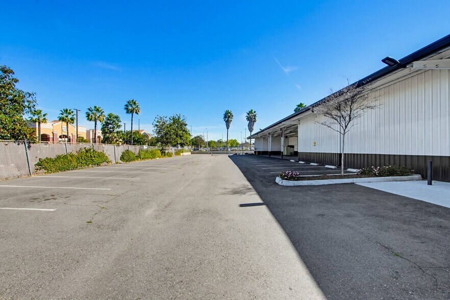 More Photos Of 760-762 W Mission Ave, Escondido Auto Repair For Lease