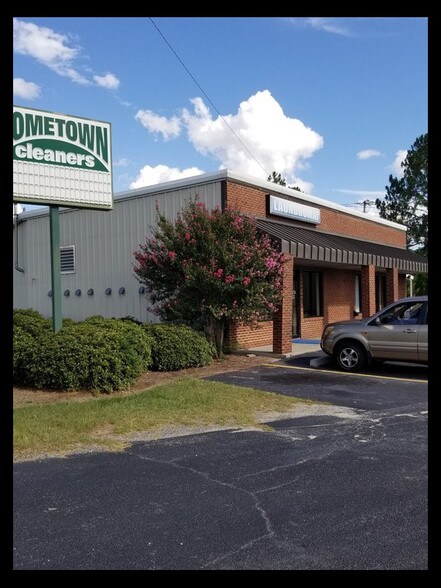 More Photos Of 636 E Franklin St, Sylvester Storefront For Sale