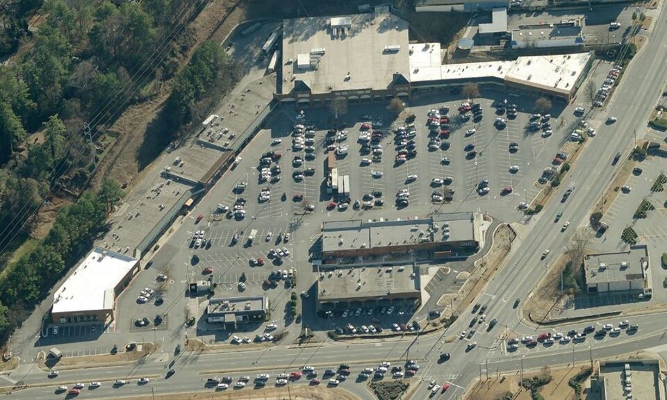 More Photos Of 6681 NE Roswell Rd, Atlanta Freestanding For Lease